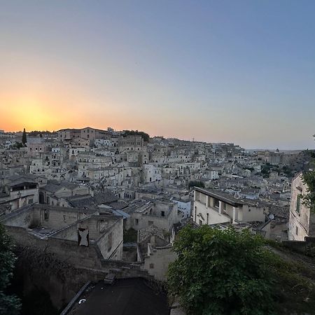 Il Tufo In Festa Apartment Matera Bagian luar foto